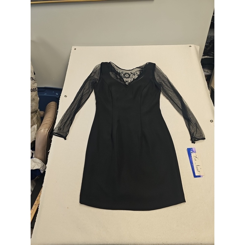 La Nuit Black Sheath Dress Beaded Mesh V-Neck Long Sleeve Cocktail NWT Size 10
